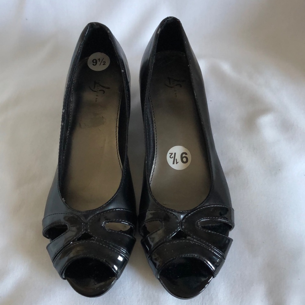Life Stride black patent size 9.5 wedge 1.75". Peep toe and cut out design.